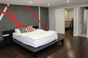 Quiet and Contemporary Home Markham